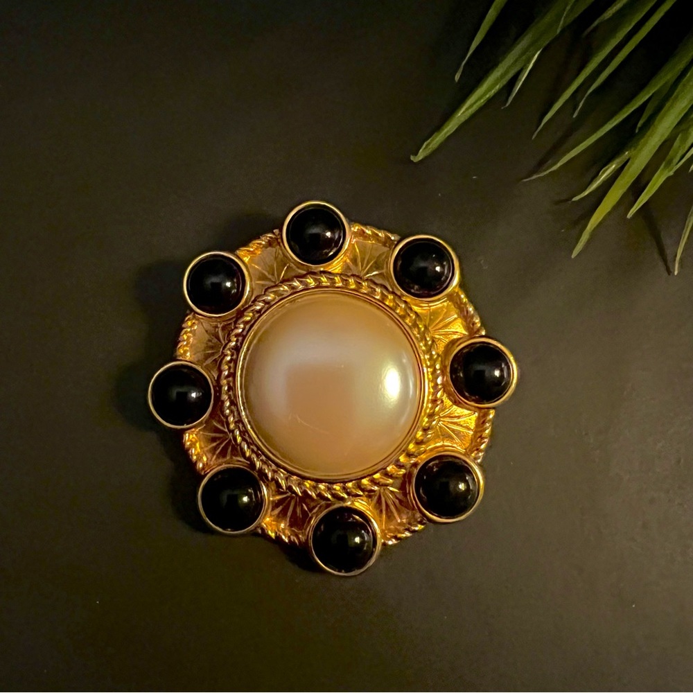 Vintage Signed Monet Gold Tone Brooch With Faux Pearl Black Onyx Cabochons Pin